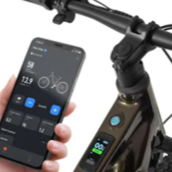 ECOBIKE e‑kolo z zaslonom na krmilu in mobilno aplikacijo za nadzor vožnje in nastavitev