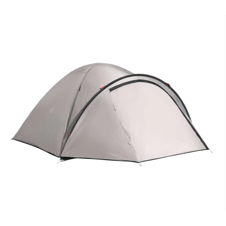 Kamping šotor KingCamp Holiday IV v bež barvi, zadnji pogled z aerodinamično obliko in stabilnim ogrodjem.
