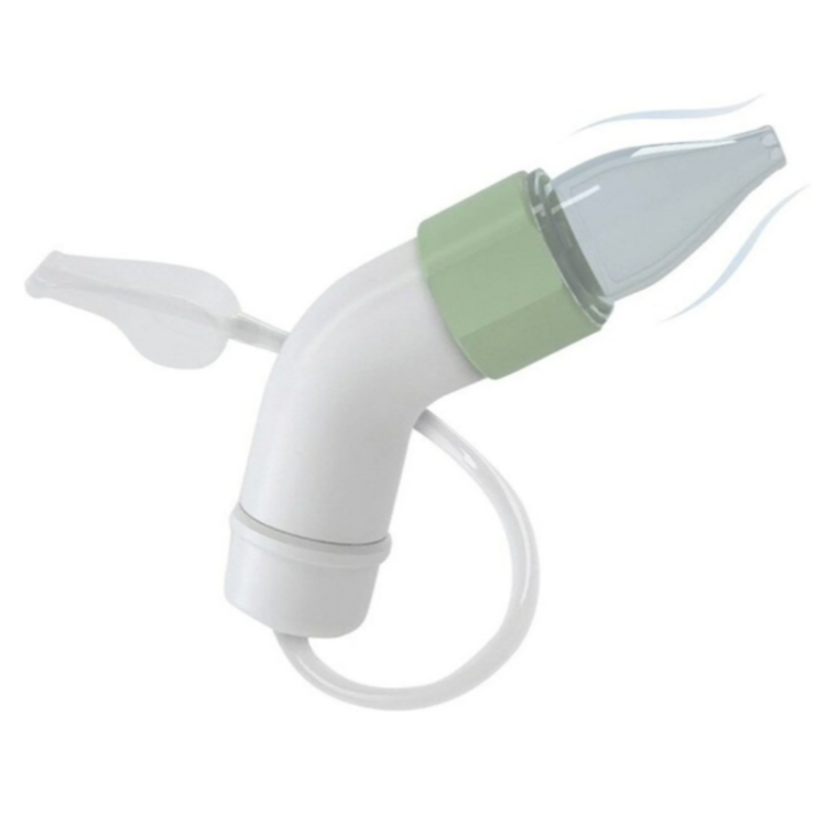 Chicco PhysioClean nosni aspirator v beli in zeleni barvi, prikazan samostojno z mehkim nastavkom za nežno odstranjevanje nosnih izločkov.