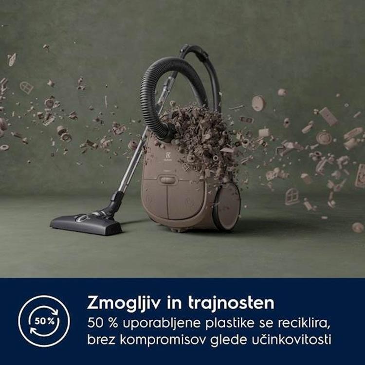 Sesalnik z vrečko Electrolux EB61C3WBL