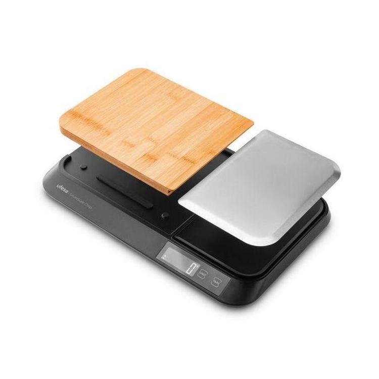 Kuhinjska tehtnica UFESA SMARTSCALE CHOP 5 kg z bambusovo desko, jekleno površino in digitalnim zaslonom.