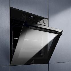 Vgradna pečica Electrolux EOC6P77H, piroliza, dodatek pare, 60 cm