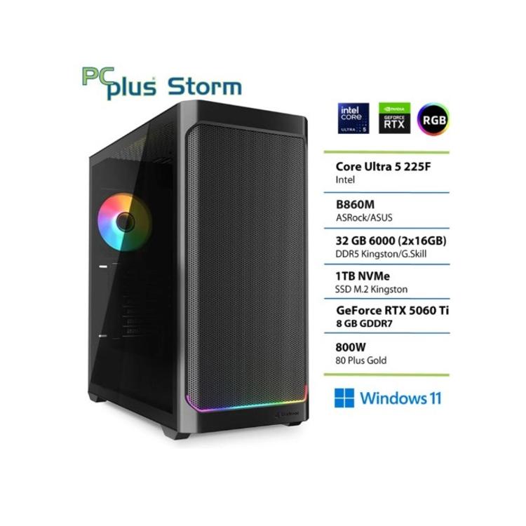 PC Plus Storm gaming računalnik, fotografiran iz levega sprednjega kota z RGB osvetlitvijo in stekleno stranico.