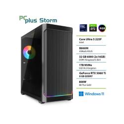 PC Plus Storm gaming računalnik, fotografiran iz levega sprednjega kota z RGB osvetlitvijo in stekleno stranico.