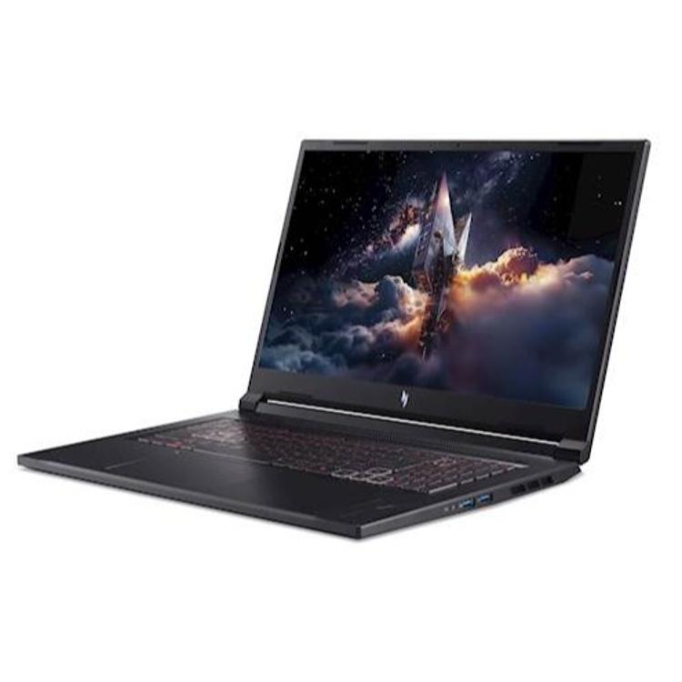 Gaming prenosnik Acer Nitro 17 v poševnem pogledu, odprt zaslon, črno ohišje in osvetljena tipkovnica.