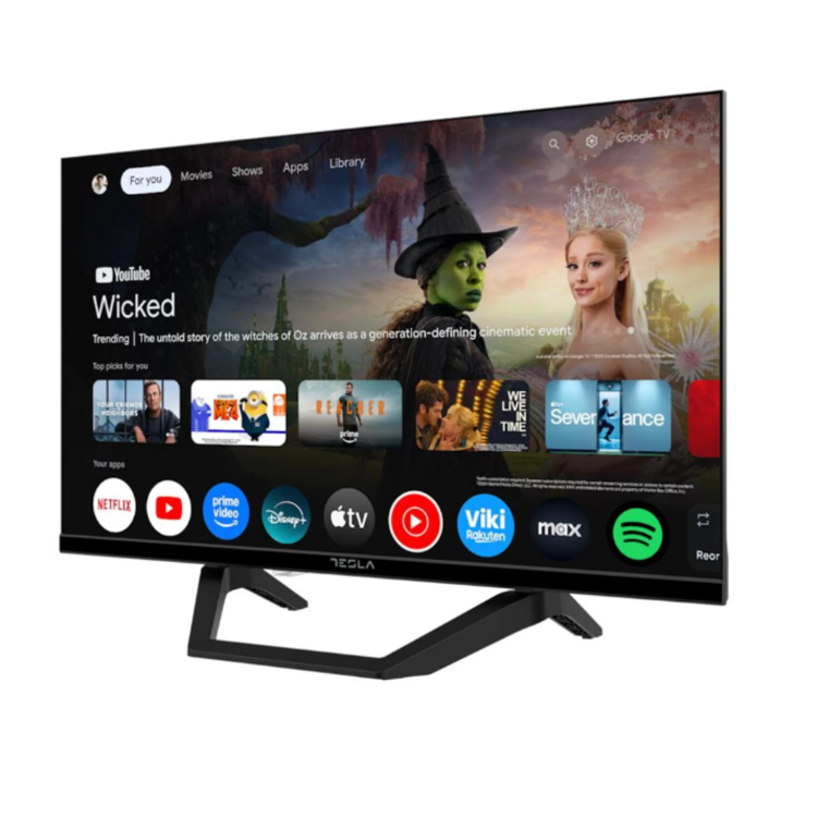  Televizor Tesla na črnem stojalu z vmesnikom pametne TV.