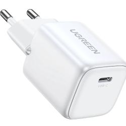 Kompakten USB-C stenski polnilnik UGREEN za hitro polnjenje različnih naprav.