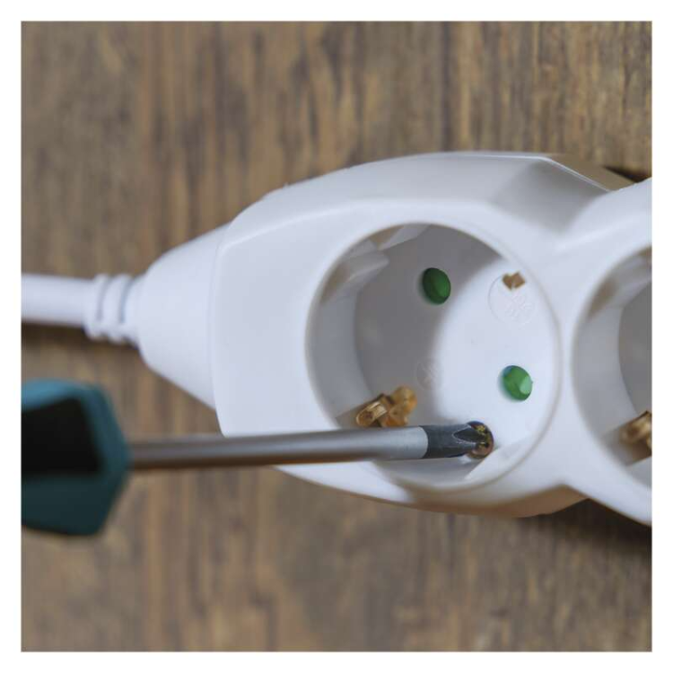 Podaljšek Emos 3 m / 4 vtičnice / beli / PVC / 1,5 mm2