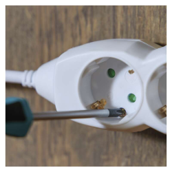 Podaljšek Emos 3 m / 4 vtičnice / beli / PVC / 1,5 mm2