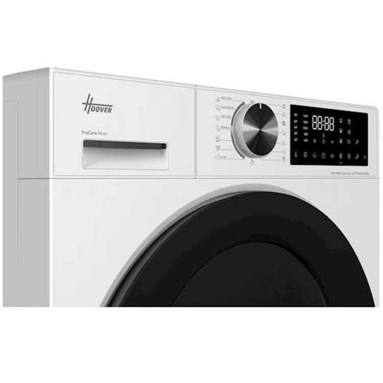 Upravljalna plošča pralnega stroja Hoover z vrtljivim izbirnikom programov, digitalnim zaslonom in predalom za detergent.