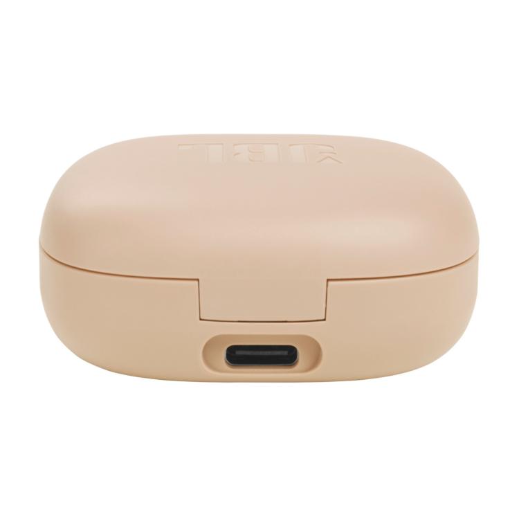 Zadnji del bež polnilnega etuija JBL Wave Vibe Flex z USB‑C vhodom za hitro polnjenje.