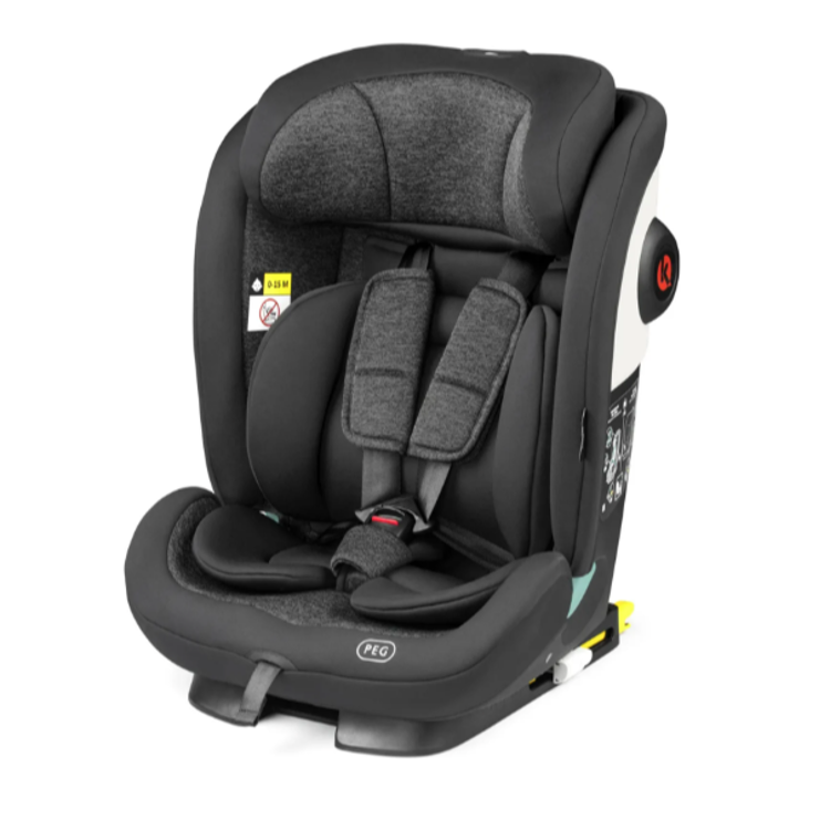 Otroški avtosedež v črni in sivi barvi z vgrajenimi varnostnimi pasovi in oblazinjenim naslonom za glavo