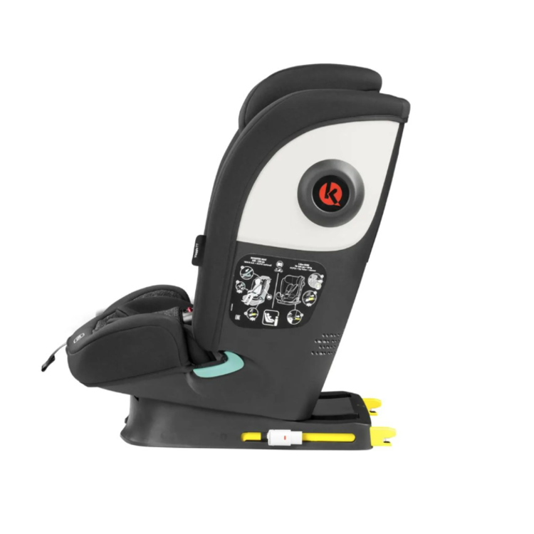 Stranski pogled otroškega avtosedeža z vidnimi ISOFIX priključki