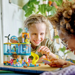 Lego Friends Pomorsko reševalno središče - 41736