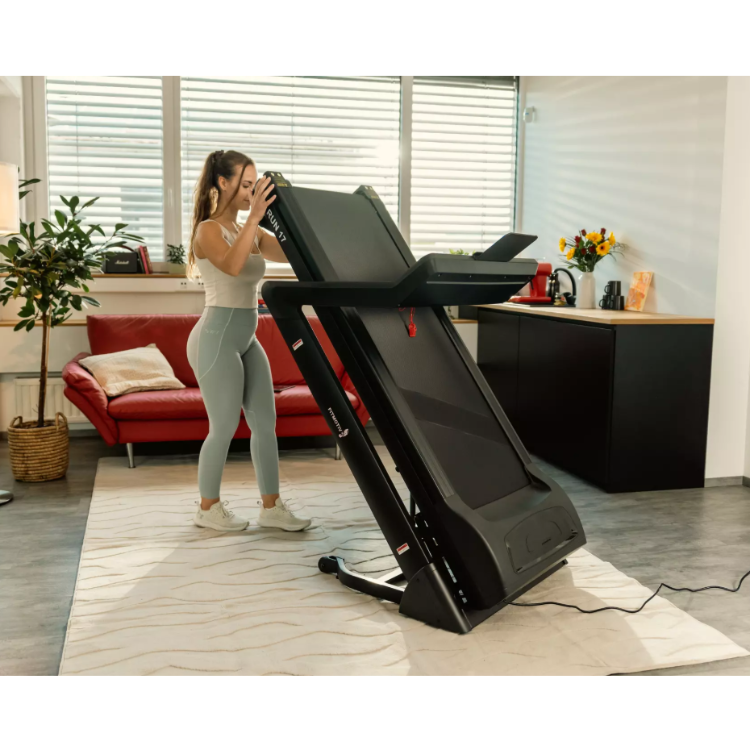 FITMOTIV RUN 17 z zložljivim mehanizmom za priročno shranjevanje in prihranek prostora.