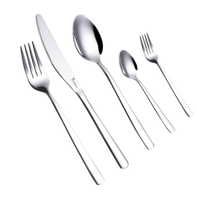 Cheffino jedilni pribor Aria iz nerjavečega jekla, vilice, nož in žlice na belem ozadju.