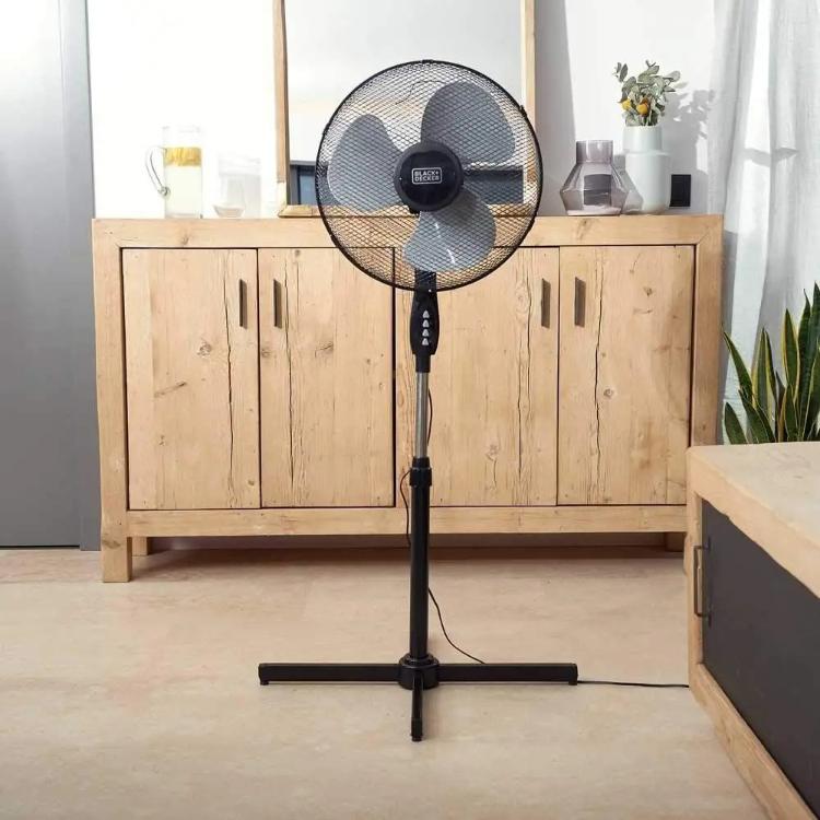 Prostostoječi ventilator Black+Decker, 40 W, 125 cm