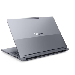 Lenovo ThinkBook 16p G6 R9 16 32/512, W11P, zadnji pogled pod kotom z ohišjem v sivi barvi in logotipom Lenovo.