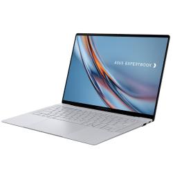 ASUS ExpertBook z elegantnim srebrnim ohišjem, tankim profilom in ozkimi robovi zaslona omogoča vrhunsko mobilnost ter učinkovito delo doma, v pisarni ali na poti.