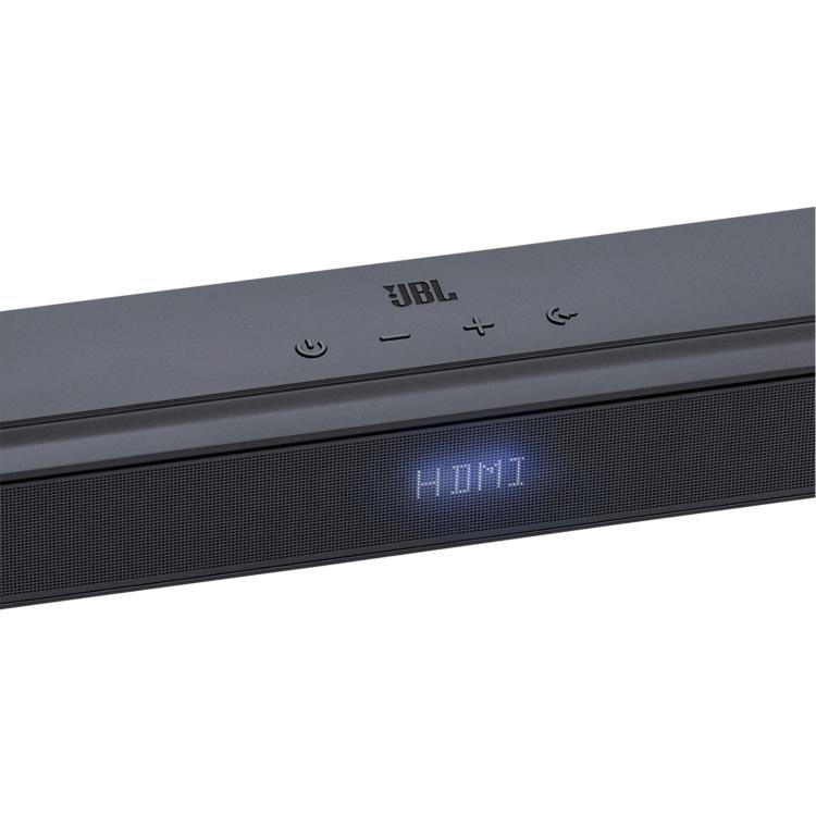 JBL BAR 2.1 Deep Bass MK2 detajl zgornjih upravljalnih tipk in LED-prikaza vhodnega vira HDMI.