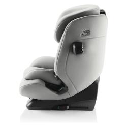 Stranski profil Britax Römer Advansafix Pro Lux i‑Size avtosedeža z oporo za glavo in robustnim podnožjem.