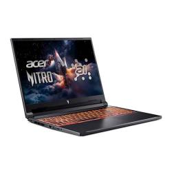 Gaming prenosnik Acer Nitro z odprtim zaslonom, črno ohišje, oranžno osvetljena tipkovnica in logotip Nitro.