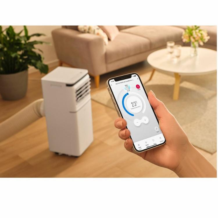 Upravljanje klimatske naprave Sencor SAC MT7043C prek mobilne aplikacije na pametnem telefonu z nastavljeno temperaturo 23 °C