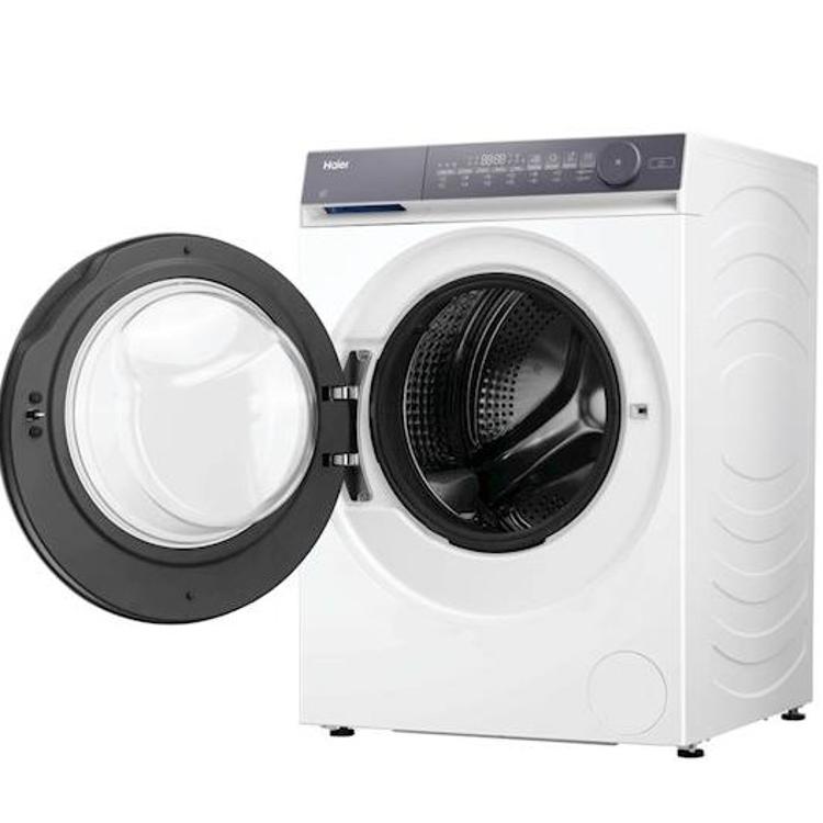 Haier pralno-sušilni stroj z naprednimi programi pranja in sušenja, prostornim bobnom ter energijsko učinkovitim delovanjem predstavlja idealno rešitev za sodobna gospodinjstva.