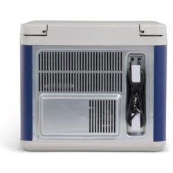 Zadnji del Igloo električne hladilne torbe z prezračevalnimi režami in kablom.