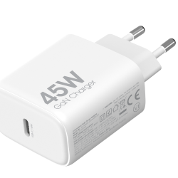 Bel Chameleon 45 W GaN hišni polnilnik z USB‑C izhodom, kompaktnim ohišjem in podporo hitremu polnjenju.