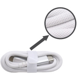 Pleten USB‑C na USB‑C kabel za hitro polnjenje in prenos podatkov z ojačano tekstilno prevleko.