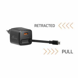 Swissten GaN 30 W v elegantni črni izvedbi z napredno GaN tehnologijo, kompaktnim ohišjem in integriranim navijalnim USB‑C kablom združuje visoko učinkovitost, praktičnost ter manjšo potrebo po dodatnih kablih med vsakodnevno uporabo.