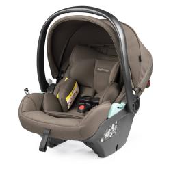 Otroški avtosedež v rjavi barvi z ročajem in raztegnjeno strešico