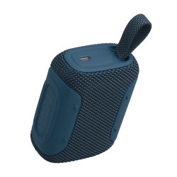 JBL GO5 moder zvočnik od zgoraj z USB‑C vhodom, gumiranim robom in tkanim trakom