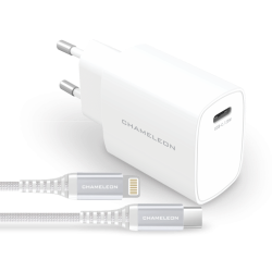 Bel hišni polnilec Chameleon 25 W z USB‑C priključkom in priloženim USB‑C na Lightning kablom za hitro polnjenje Apple naprav.