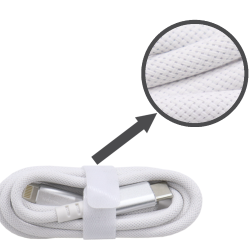 : Pleten USB‑C na Lightning kabel za hitro polnjenje in sinhronizacijo naprav Apple z ojačano tekstilno prevleko.