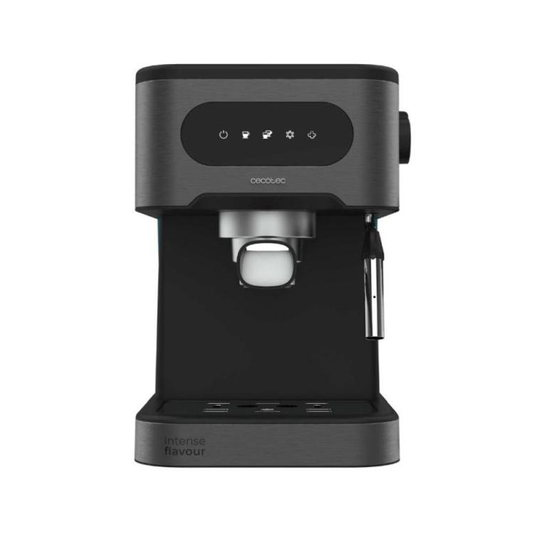 Cecotec espresso kavni aparat v črni barvi, prikazan s sprednje strani z upravljalno ploščo na dotik in parno šobo.