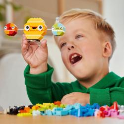 Lego Classic Ustvarjalni planeti v vesolju - 11037