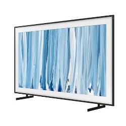 Samsung The Frame TV, poševni sprednji pogled, črn okvir, moder umetniški motiv in dve minimalistični nogi.