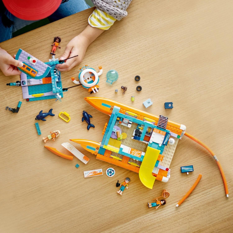 Lego Friends Pomorski reševalni čoln - 41734