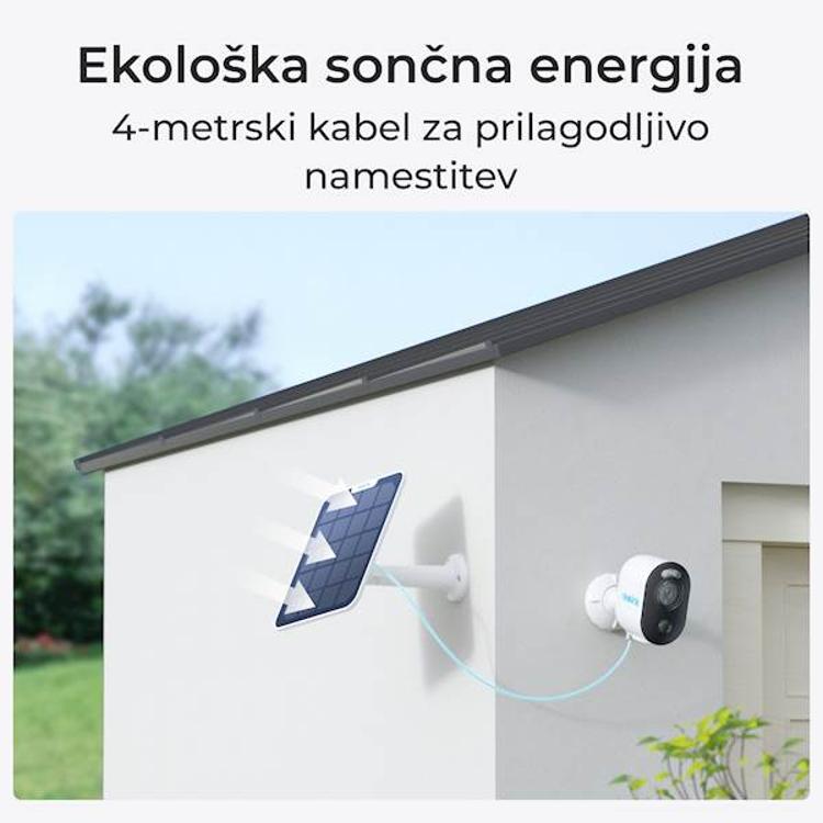 Prikaz napajanja kamere Reolink Argus B310 s solarnim panelom za neprekinjeno delovanje na sončno energijo.