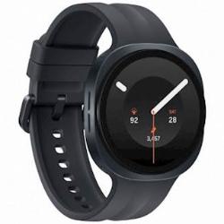 Pametna ura Galaxy Watch v črni izvedbi združuje eleganten minimalističen videz, napredne funkcije spremljanja zdravja in udobno vsakodnevno uporabo.