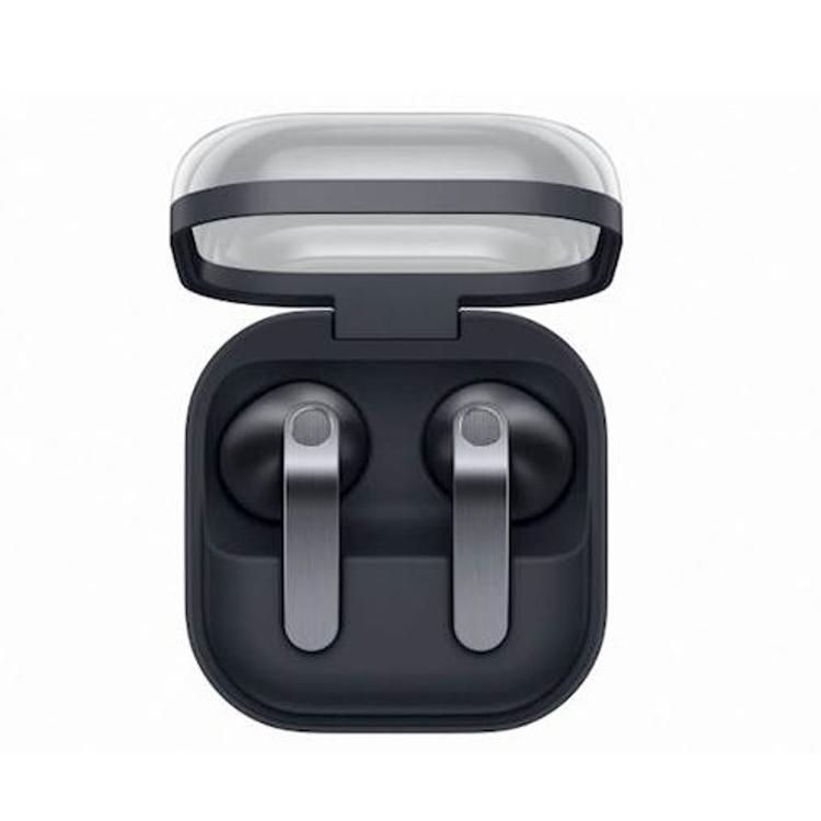 Samsung Galaxy Buds4 v črni barvi v odprtem polnilnem etuiju, prikaz obeh brezžičnih slušalk.