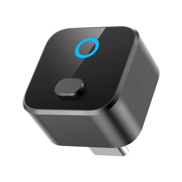 Kompakten črn USB‑C avto adapter z LED obročem in gumbom za povezavo; univerzalni model za brezžični prenos.