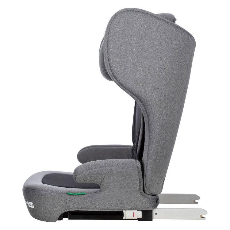 Bočni pogled na FreeON avtosedež s podaljšanimi ISOFIX vodili in ergonomsko zasnovo naslonjala.