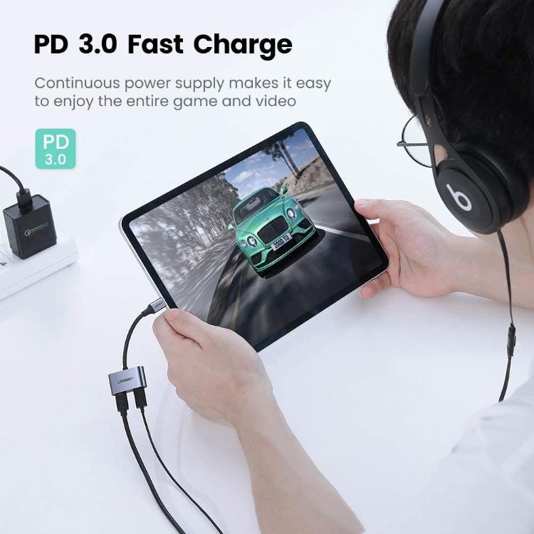 Adapter omogoča hitro polnjenje PD 3.0 med uporabo tablice, telefona ali drugih naprav.