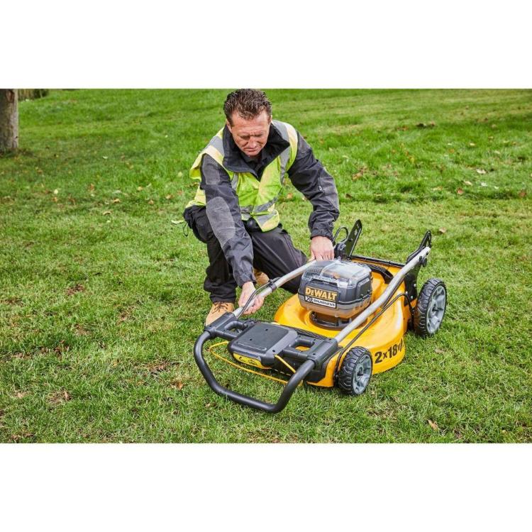Akumulatorska kosilnica DeWalt DCMW564N, 2x 18V