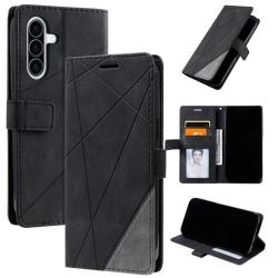 Črna preklopna torbica za pametni telefon Samsung Galaxy A57 5G z geometrijskim vzorcem, magnetnim zapiranjem, prostorom za kartice in funkcijo stojala nudi celovito zaščito in eleganten videz.