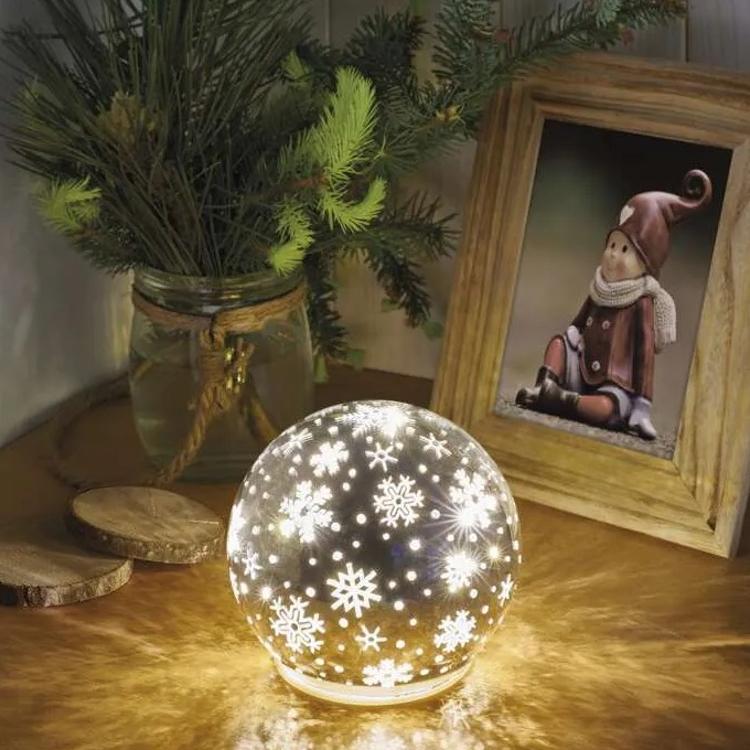 Božična steklena krogla snežinke LED, 12 cm, 3x AA, notranji, topla bela