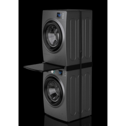 Vezni člen z izvlečno polico med zloženim pralnim in sušilnim strojem